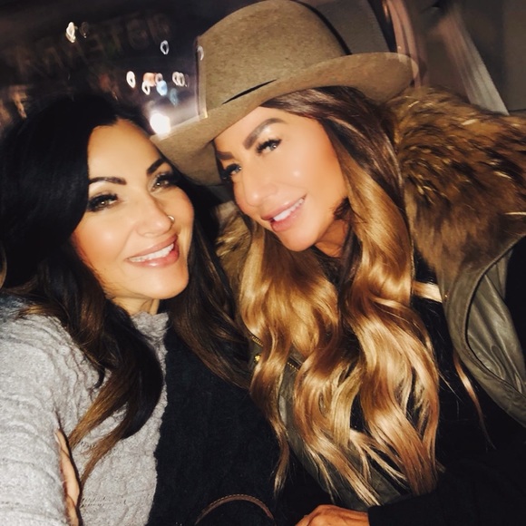 Meet your Posher, Kristin - Picture 7 of 7